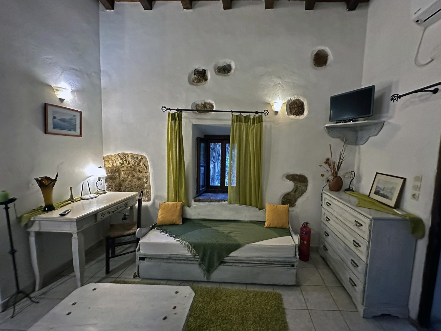 Porfyrousa Traditional Hotel Milopotamos (Kythira) Exterior foto