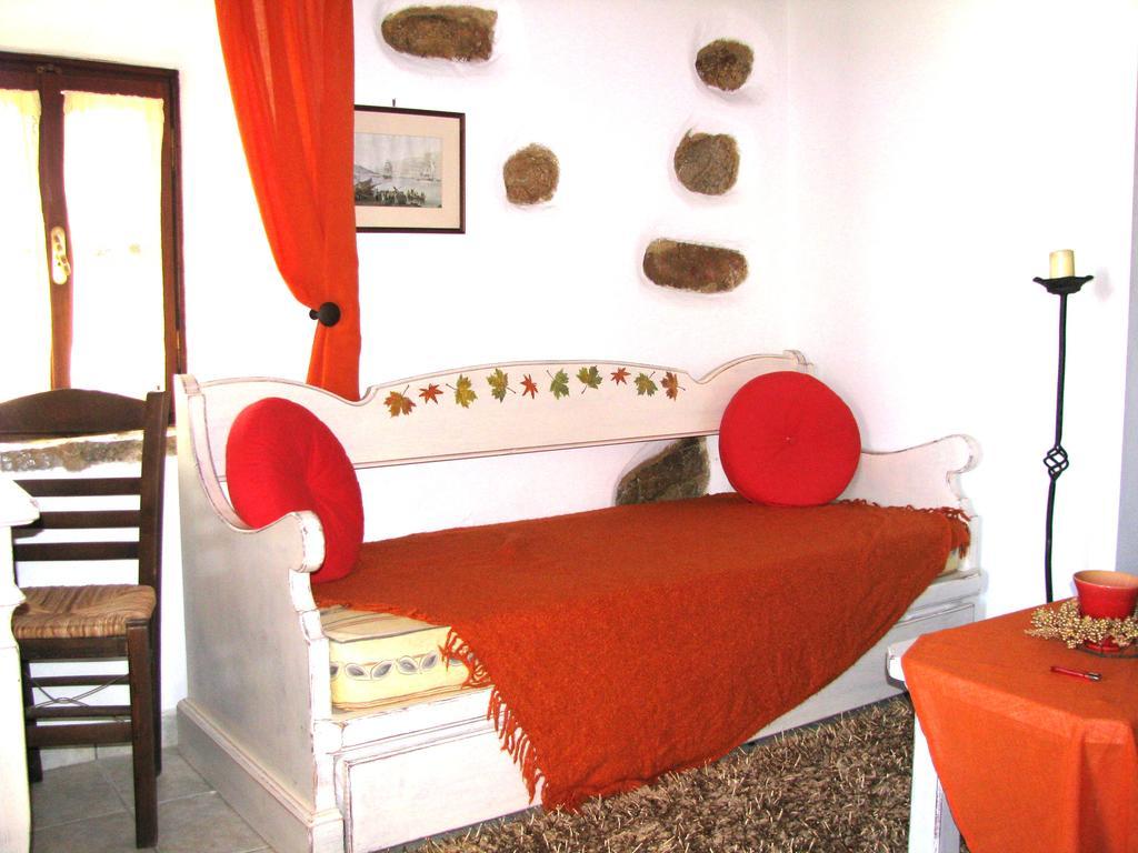 Porfyrousa Traditional Hotel Milopotamos (Kythira) Exterior foto